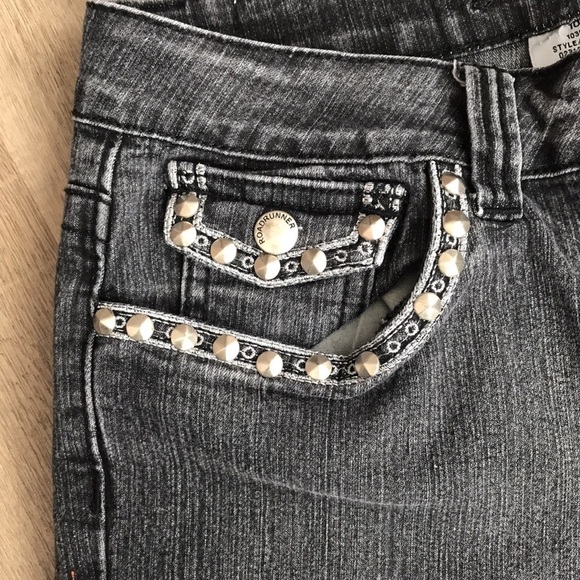 4/$25 Roadrunner Cropped jeans black wash with studs - Picture 4 of 14